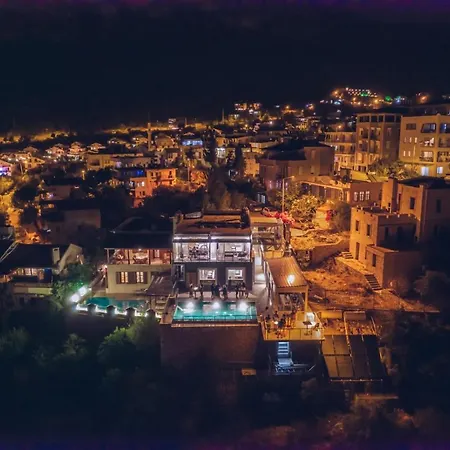 Un Готель Каш