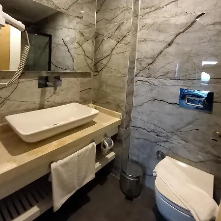 Hotel Un